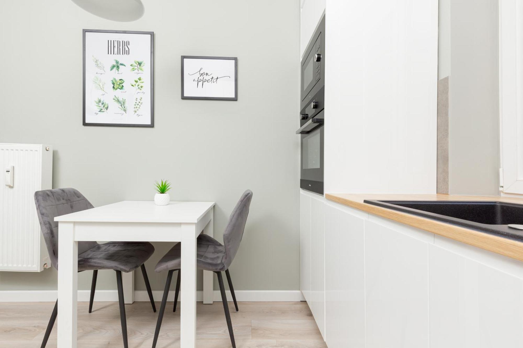 Central Apartment Emilii Plater By Noclegi Renters Warsaw Exterior photo